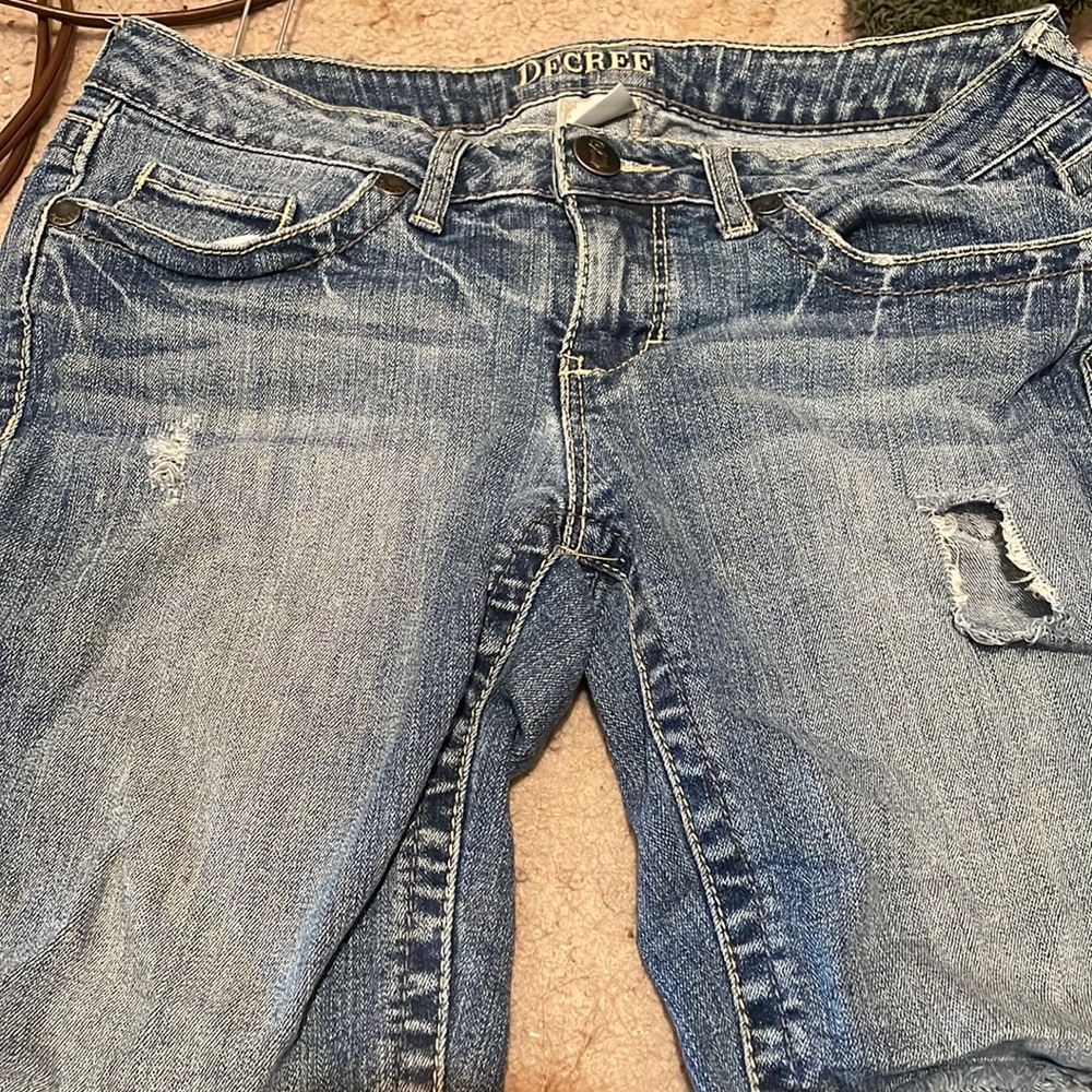 Bermuda lightly distressed shorts